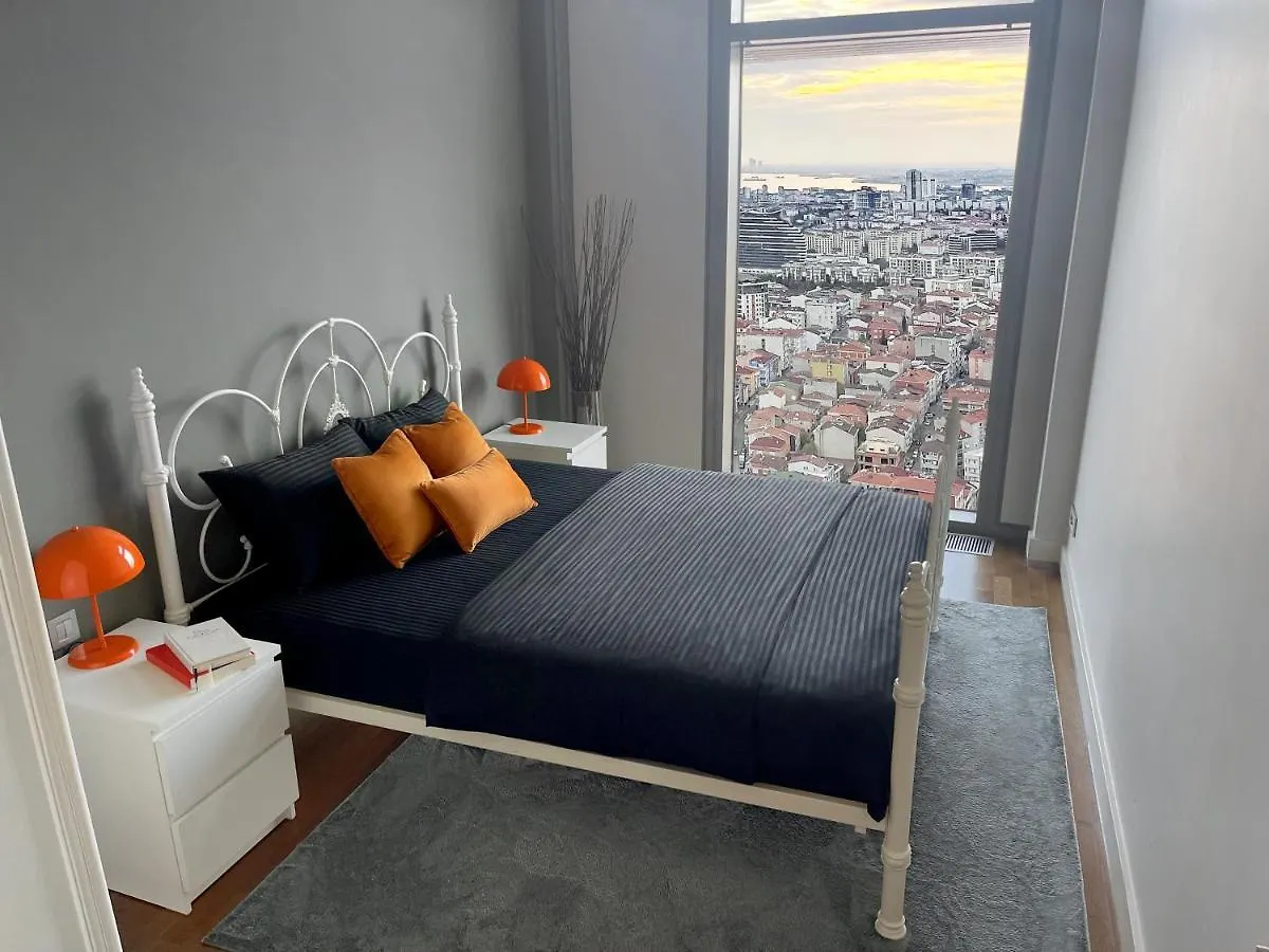 Apartment Emaar, Dinner At 102M With A View Of The Bosphorus Istanbul